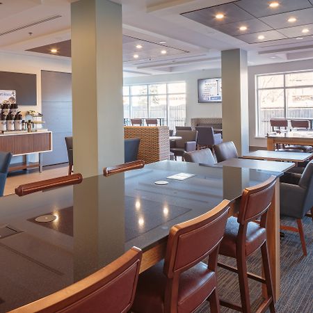 Holiday Inn Express & Suites - Belleville By Ihg Eksteriør bilde