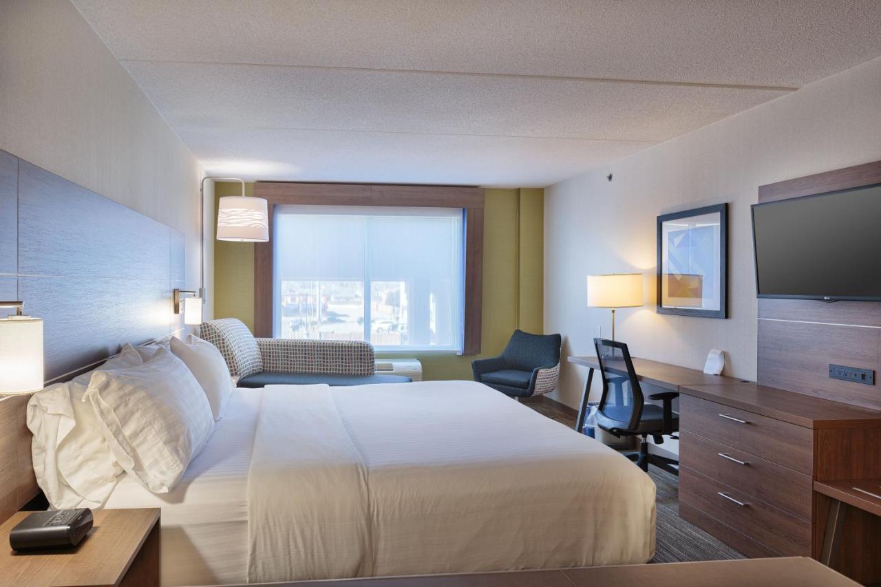 Holiday Inn Express & Suites - Belleville By Ihg Eksteriør bilde