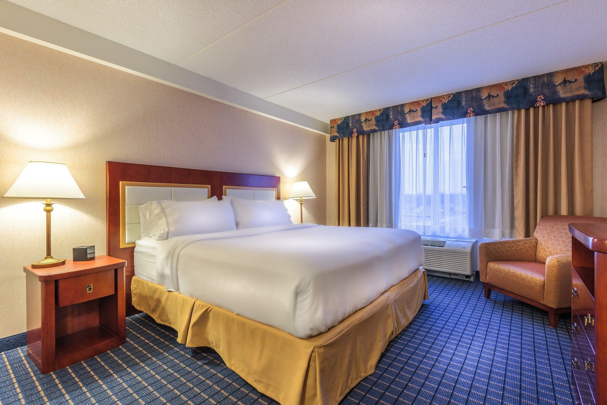 Holiday Inn Express & Suites - Belleville By Ihg Eksteriør bilde