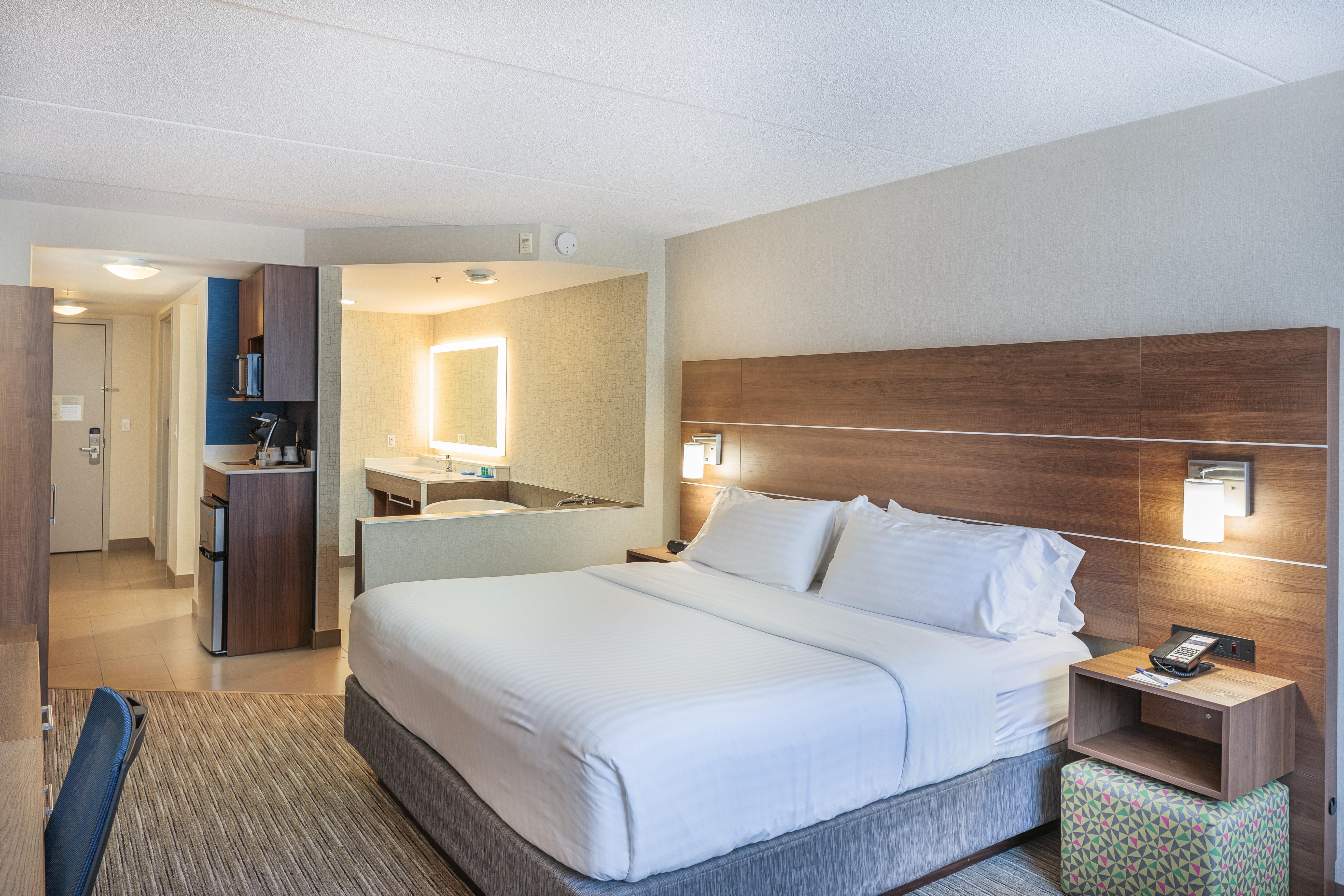 Holiday Inn Express & Suites - Belleville By Ihg Eksteriør bilde