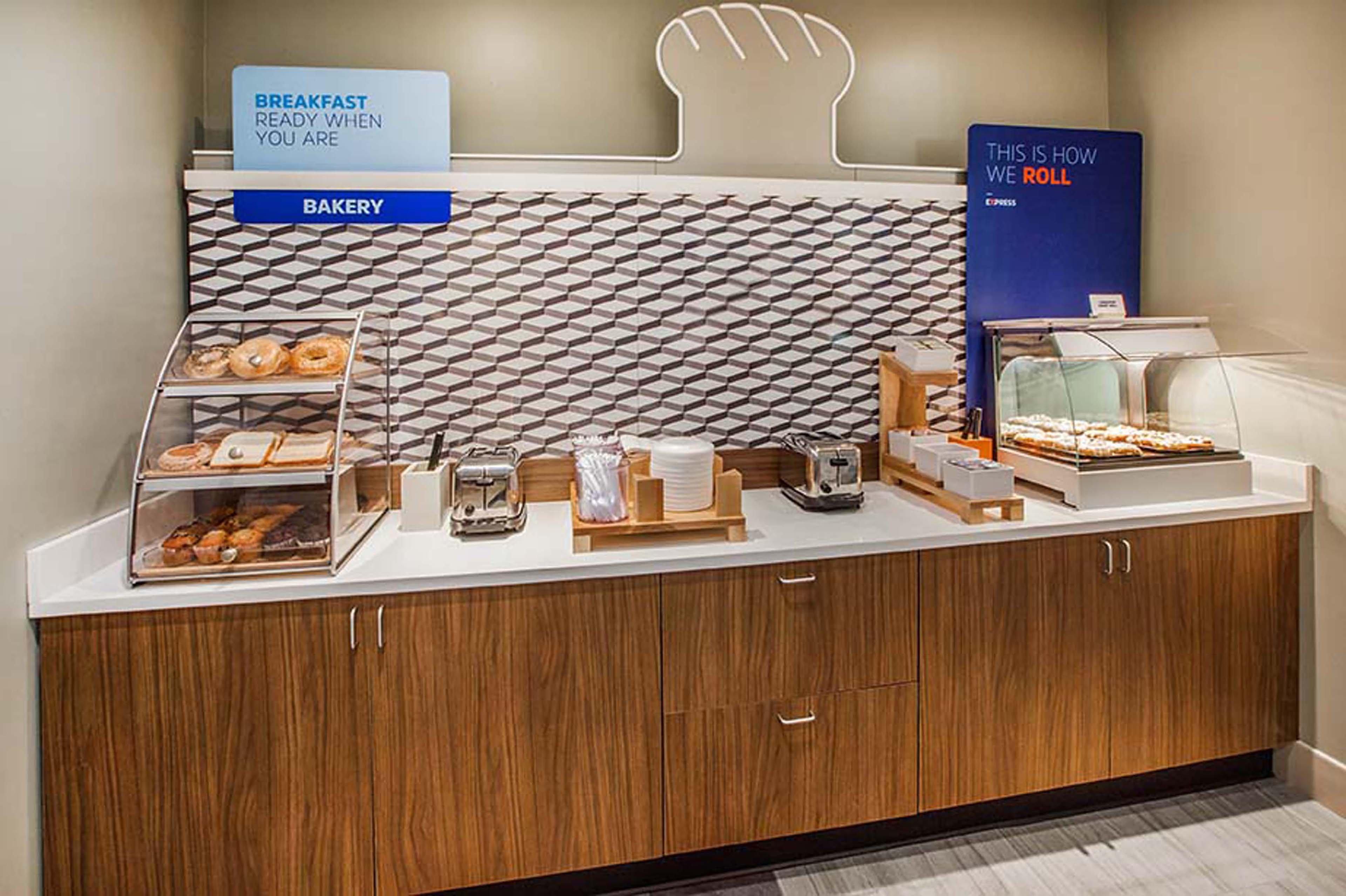 Holiday Inn Express & Suites - Belleville By Ihg Eksteriør bilde
