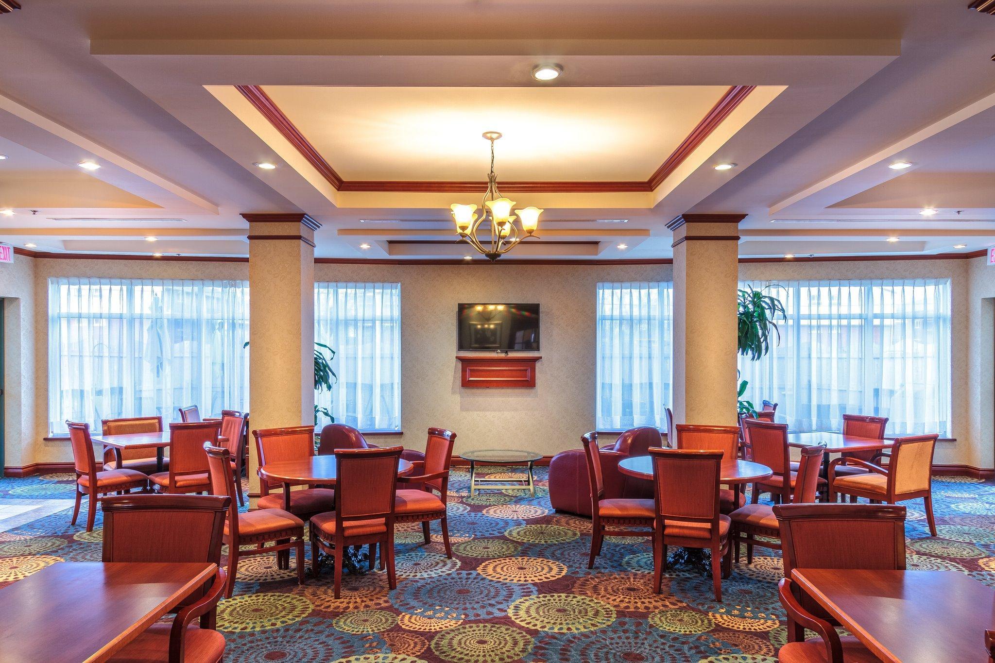 Holiday Inn Express & Suites - Belleville By Ihg Eksteriør bilde
