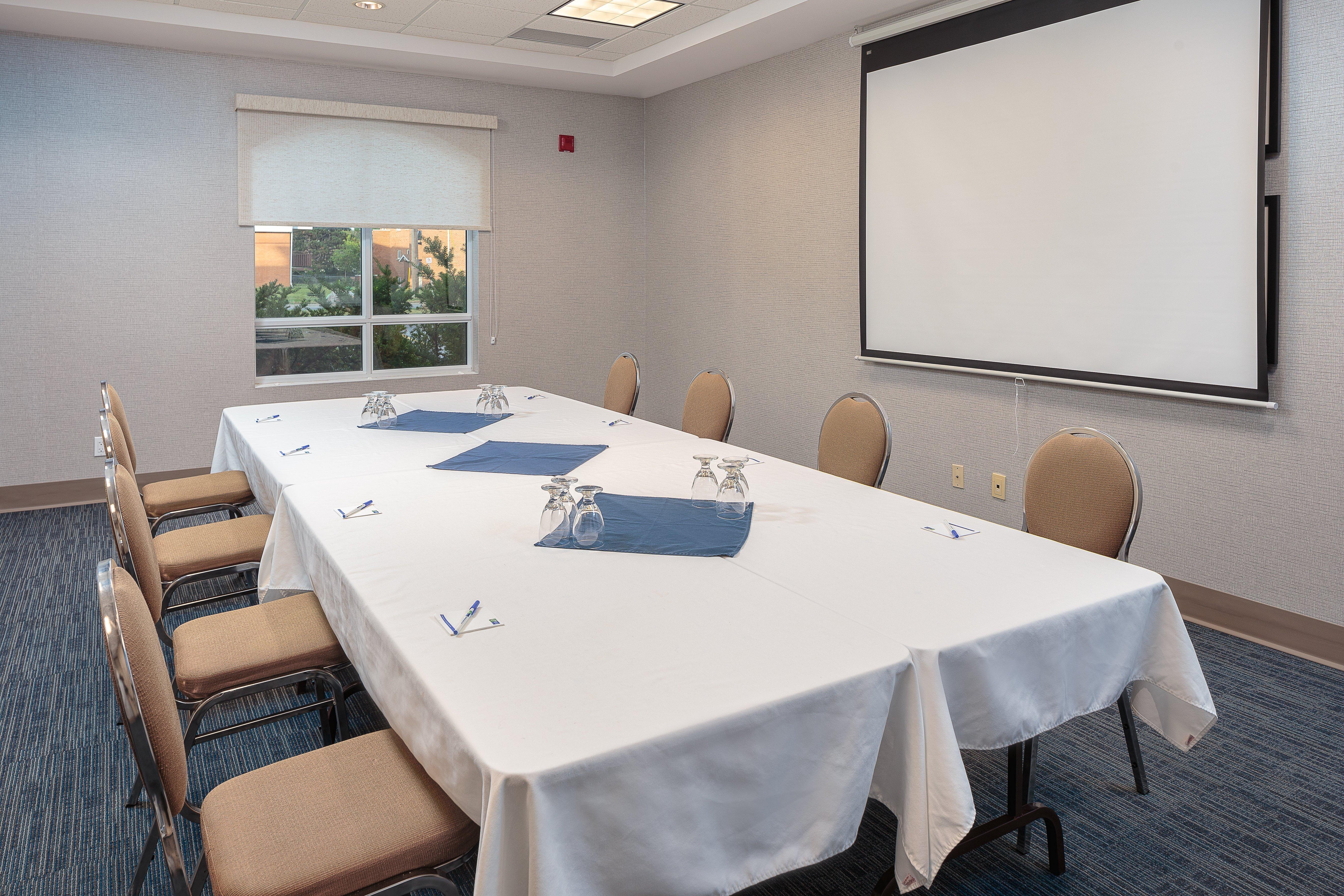 Holiday Inn Express & Suites - Belleville By Ihg Eksteriør bilde