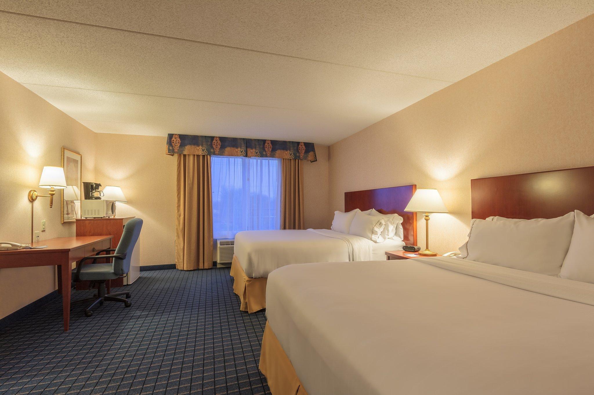 Holiday Inn Express & Suites - Belleville By Ihg Eksteriør bilde