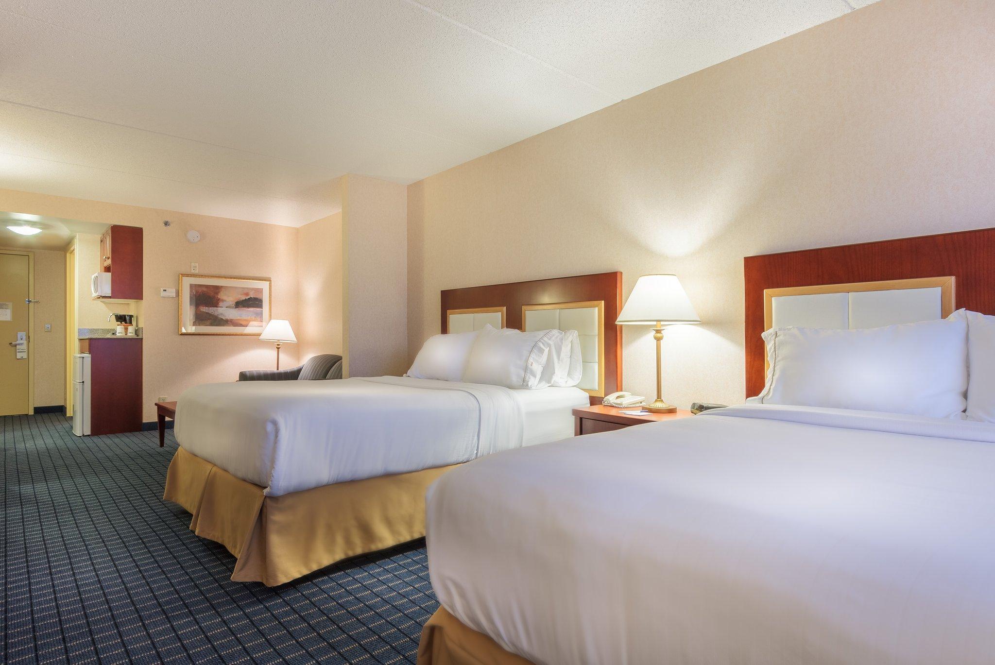 Holiday Inn Express & Suites - Belleville By Ihg Eksteriør bilde
