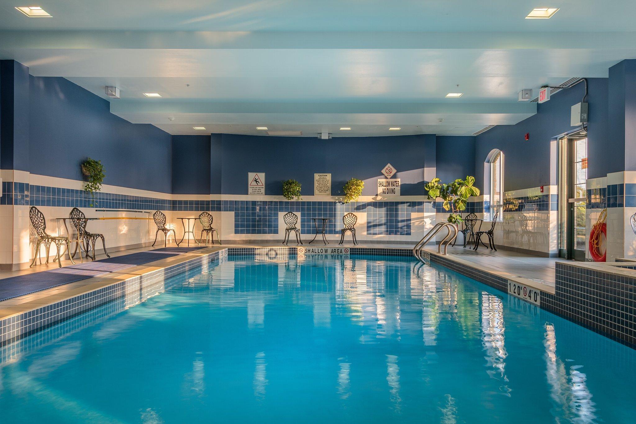 Holiday Inn Express & Suites - Belleville By Ihg Eksteriør bilde