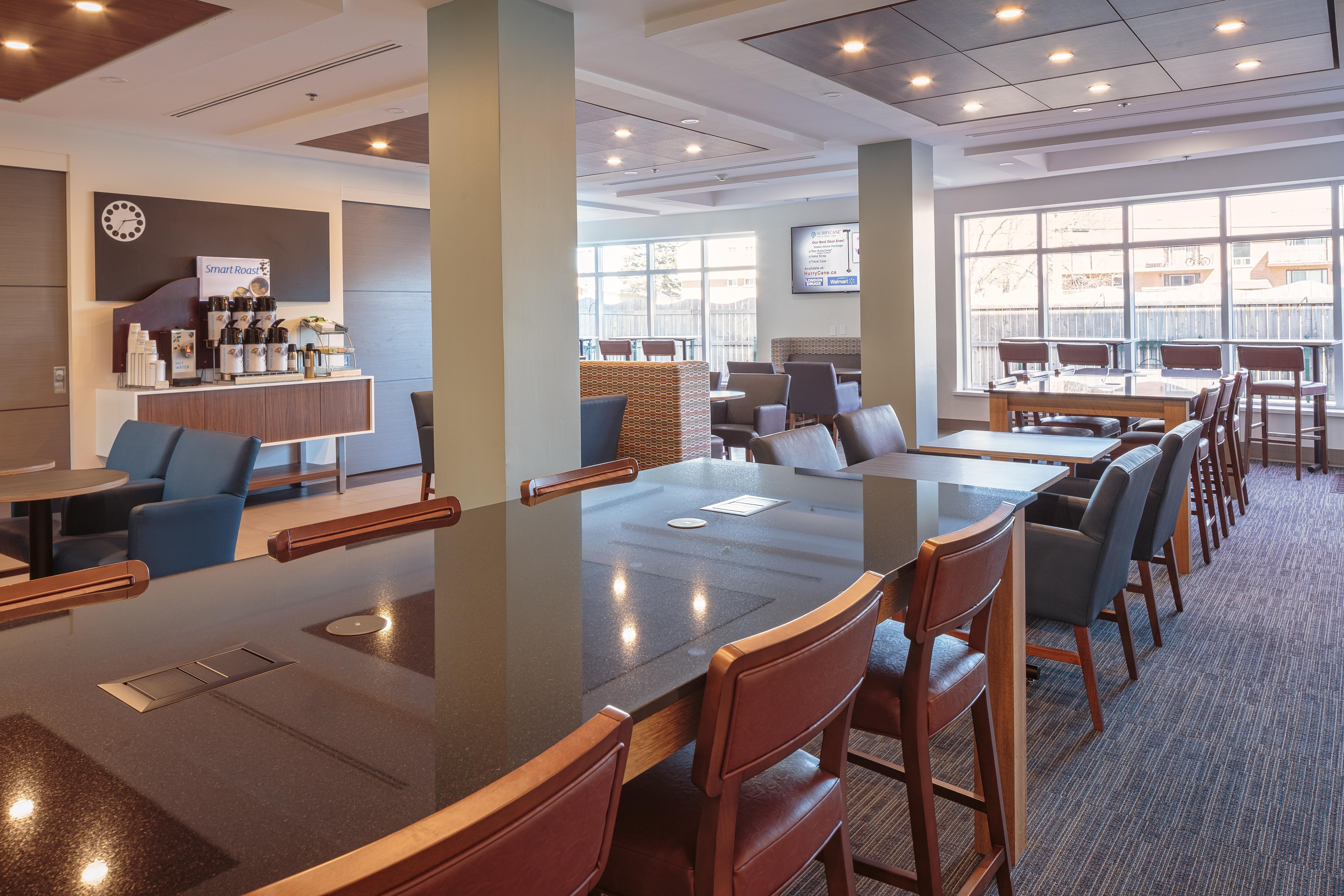 Holiday Inn Express & Suites - Belleville By Ihg Eksteriør bilde