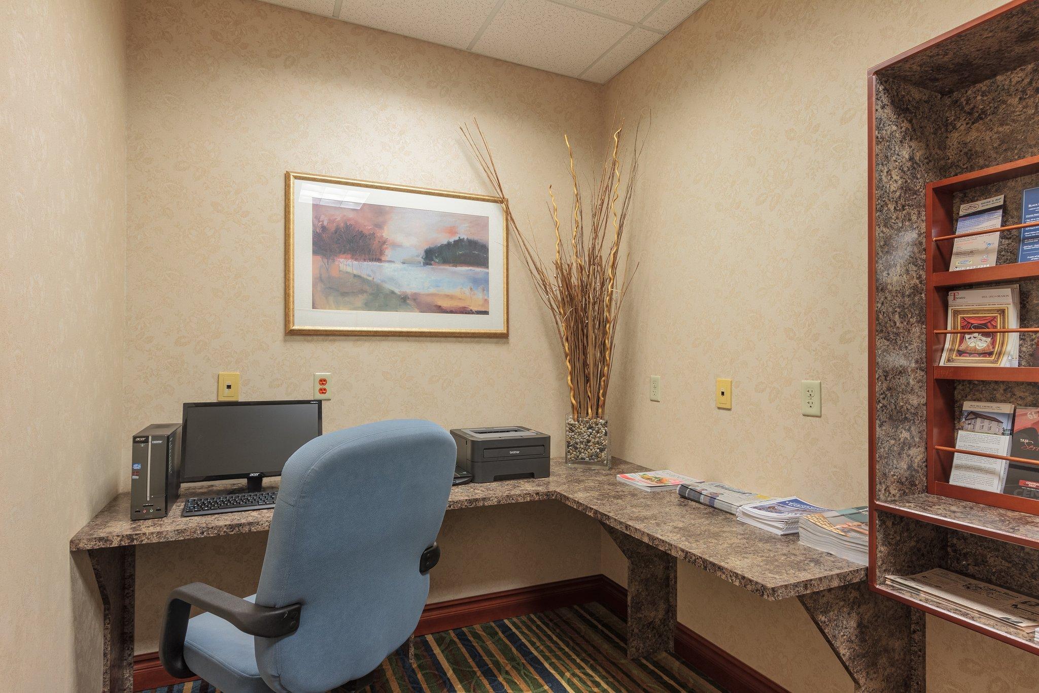 Holiday Inn Express & Suites - Belleville By Ihg Eksteriør bilde
