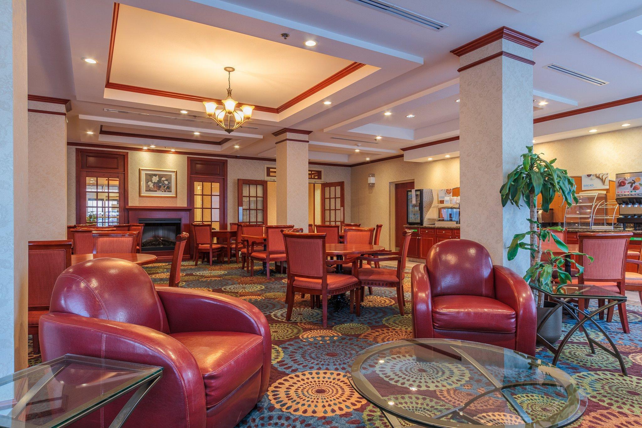 Holiday Inn Express & Suites - Belleville By Ihg Eksteriør bilde