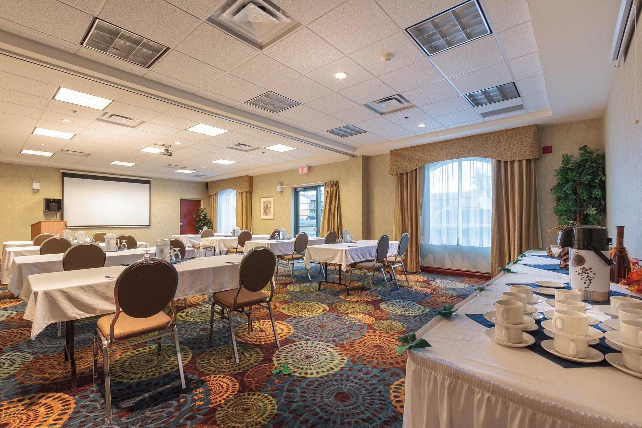 Holiday Inn Express & Suites - Belleville By Ihg Eksteriør bilde