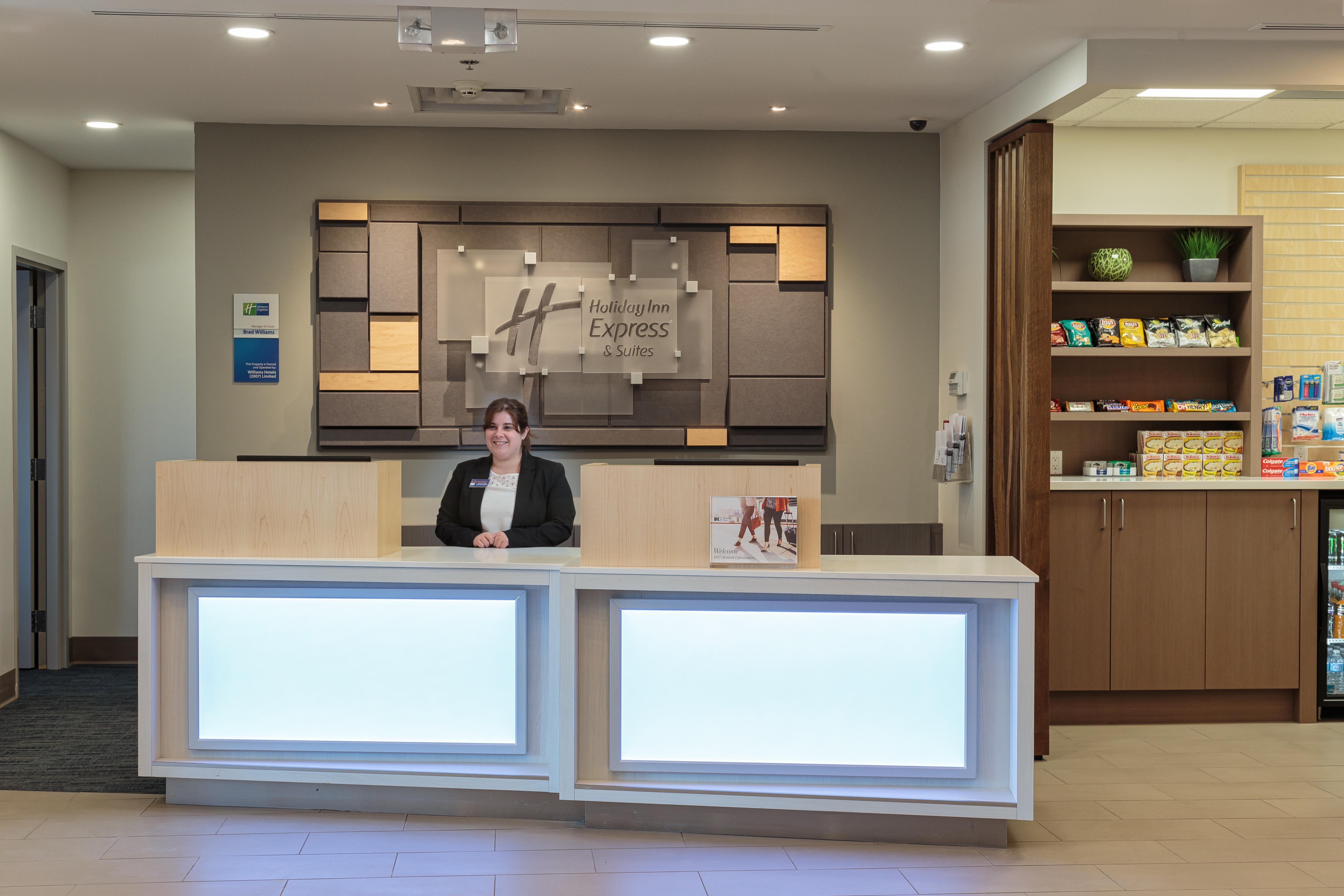Holiday Inn Express & Suites - Belleville By Ihg Eksteriør bilde