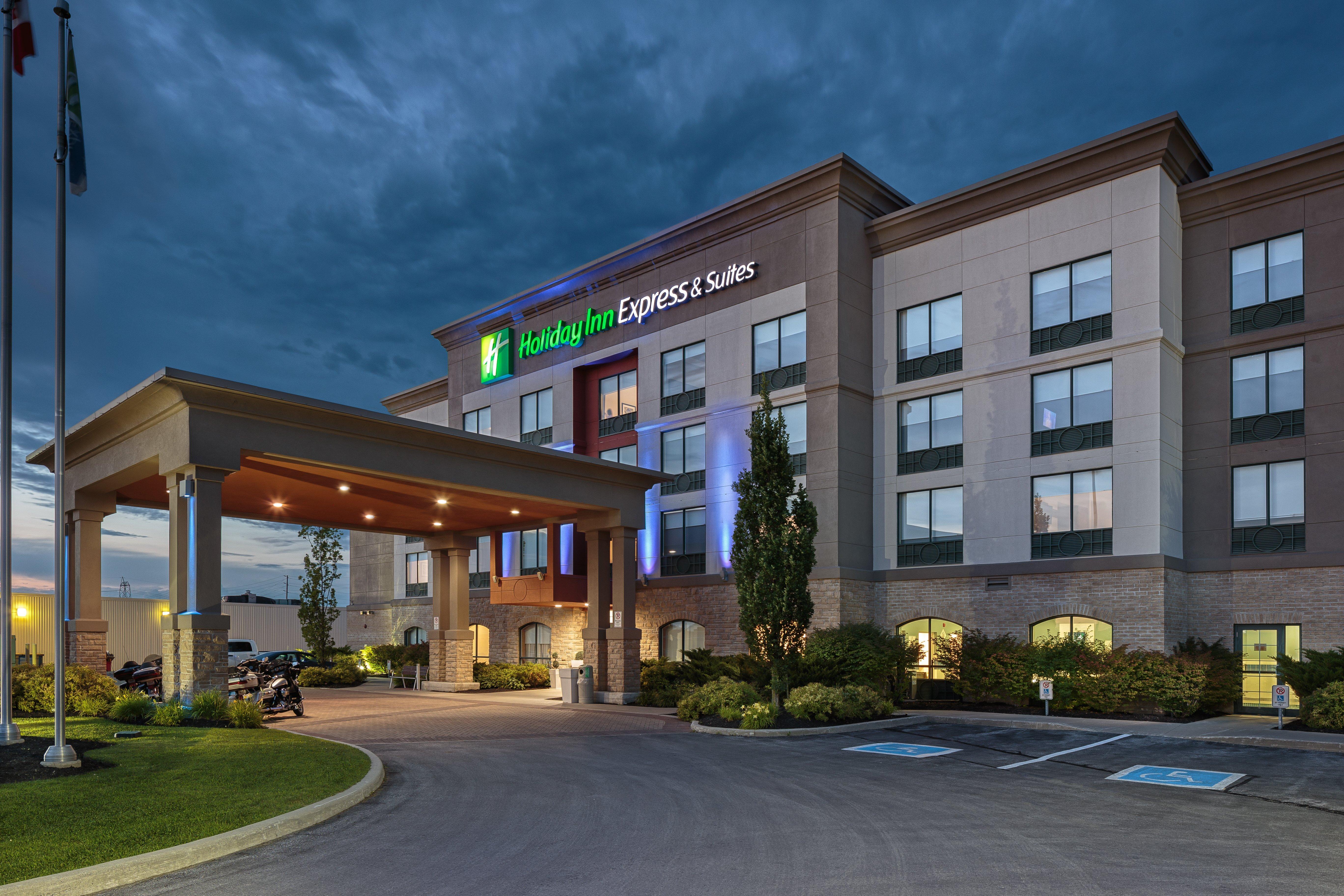 Holiday Inn Express & Suites - Belleville By Ihg Eksteriør bilde