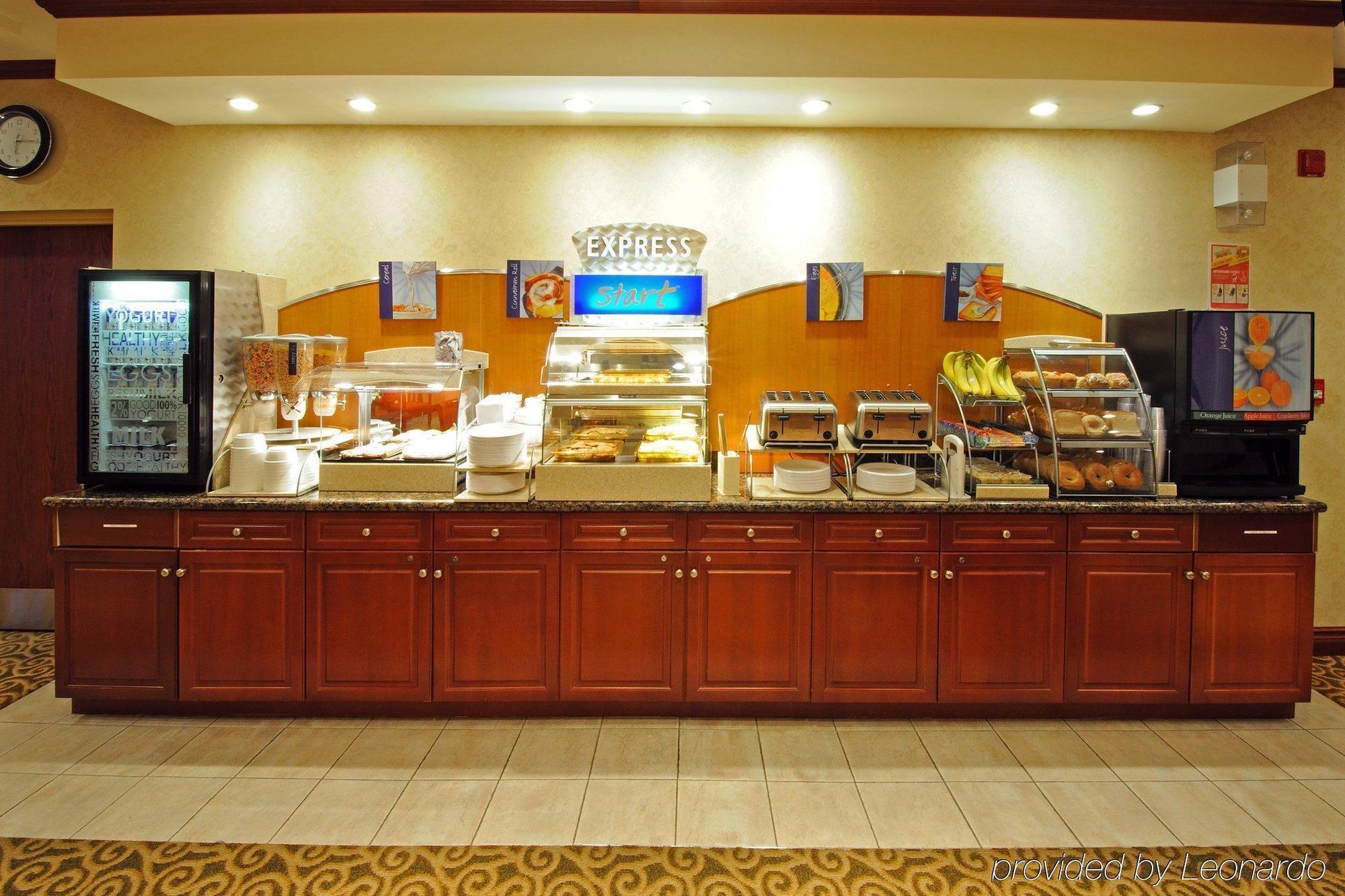 Holiday Inn Express & Suites - Belleville By Ihg Restaurant bilde
