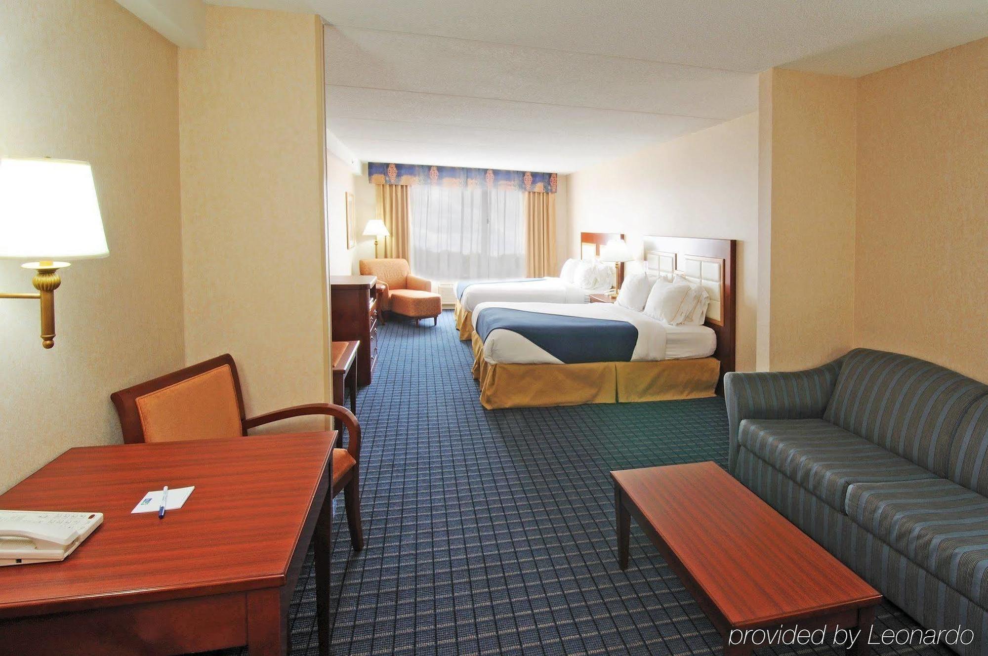 Holiday Inn Express & Suites - Belleville By Ihg Rom bilde